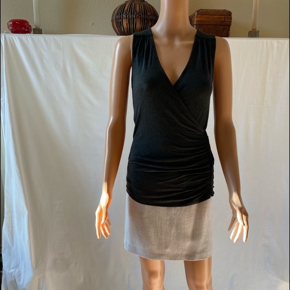 Banana Republic Women Dark Gray Sleeveless Blouse - Picture 2 of 2